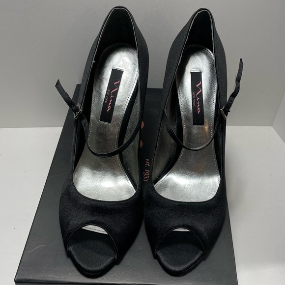 EUC- Nina black peep toe heels - Picture 2 of 7